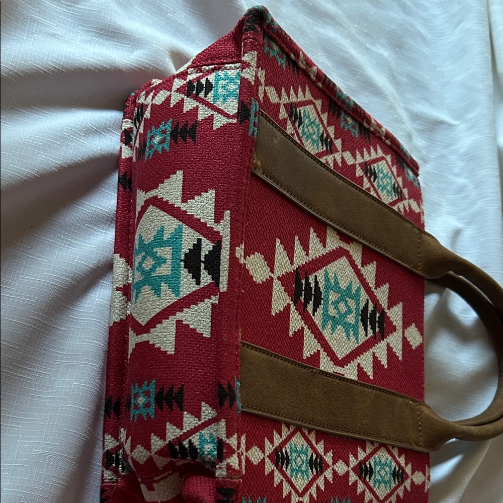Wrangler Red and Brown Geometric Tote - Picture 7 of 7